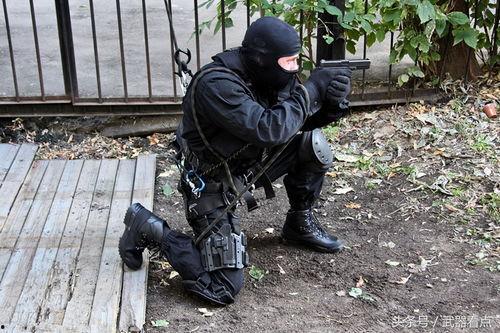 特警突击队吃瓜视频